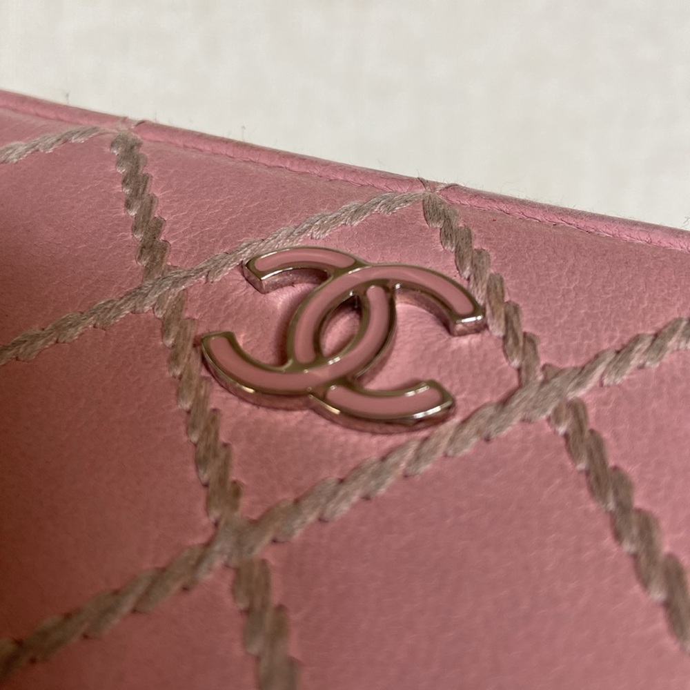 Chanel Pink Stitched Zippy Wallet - Picture 14 of 14